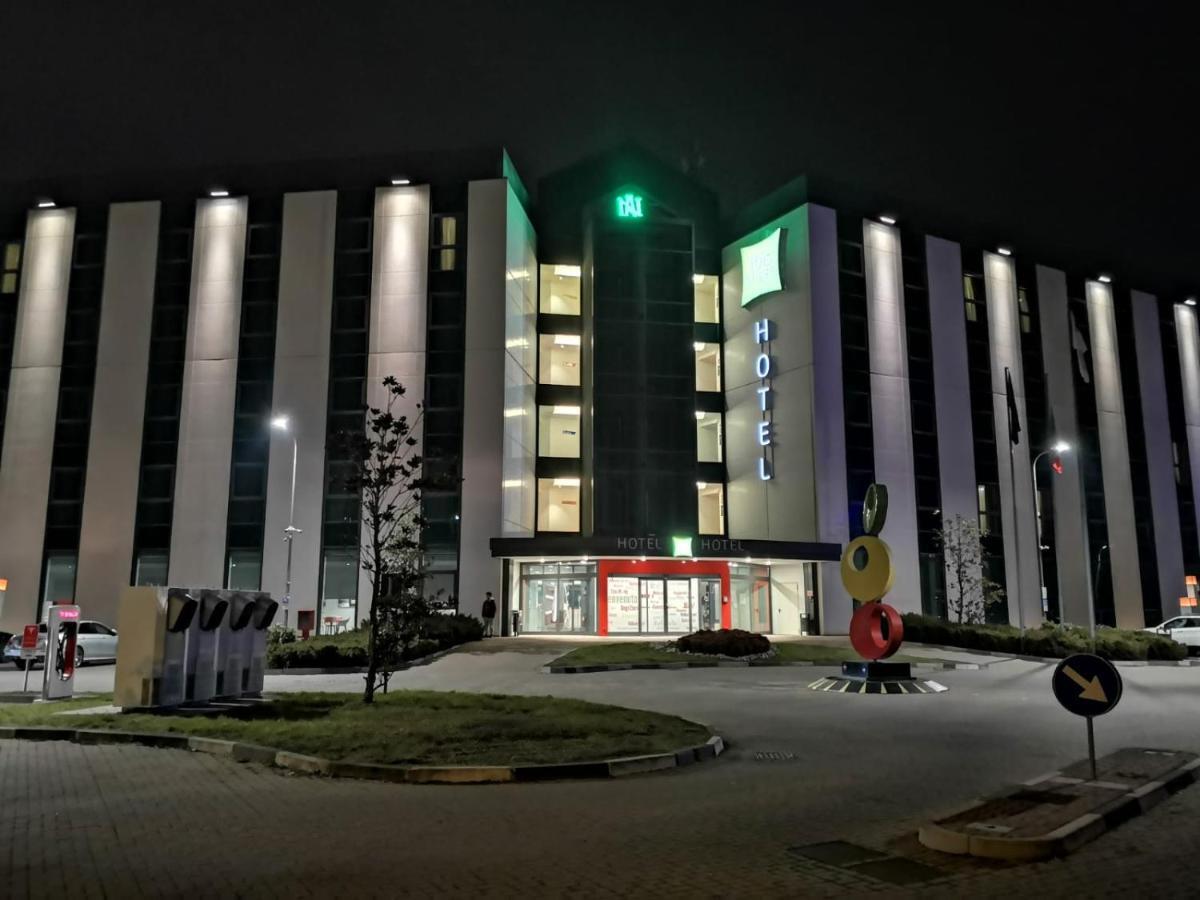 Hotel Ibis Styles Milano Melegnano Carpiano Exterior foto